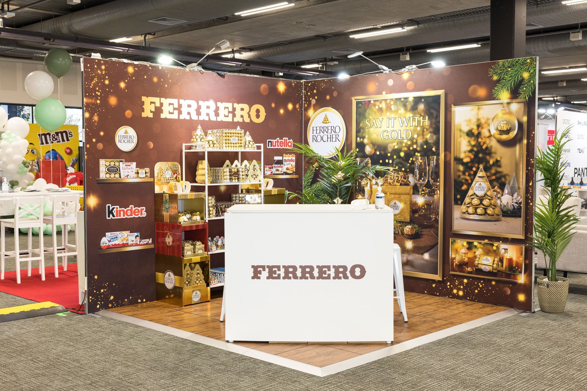 Eventspec exhibition solutions for trade shows, fab frames, digital backdrops, expo furniture, custom expo build